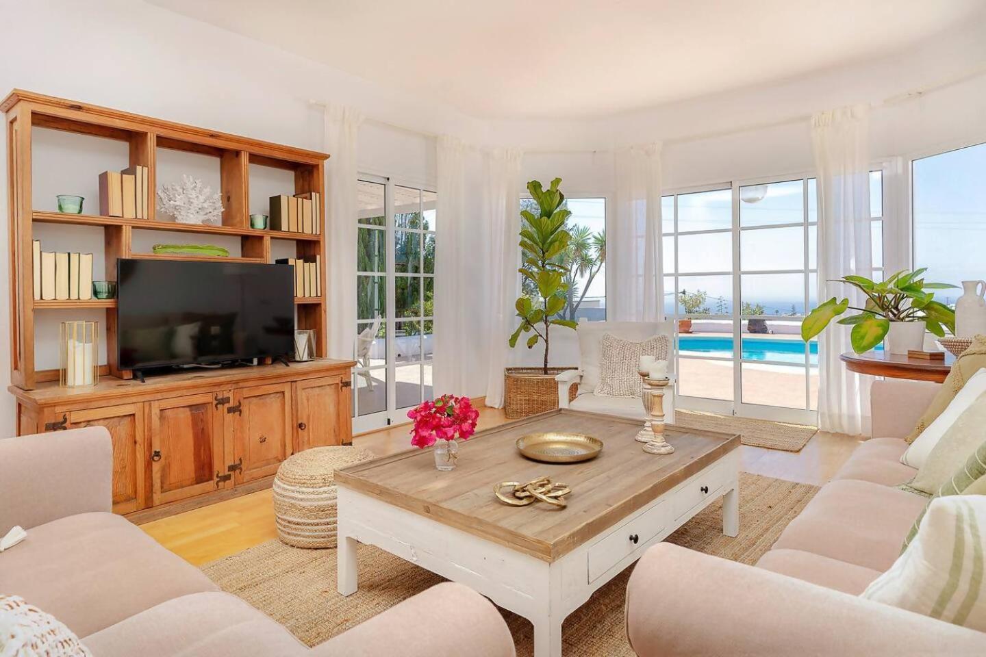 Amazing 3 Bedroom Ocean View With Pool Tías Exteriér fotografie