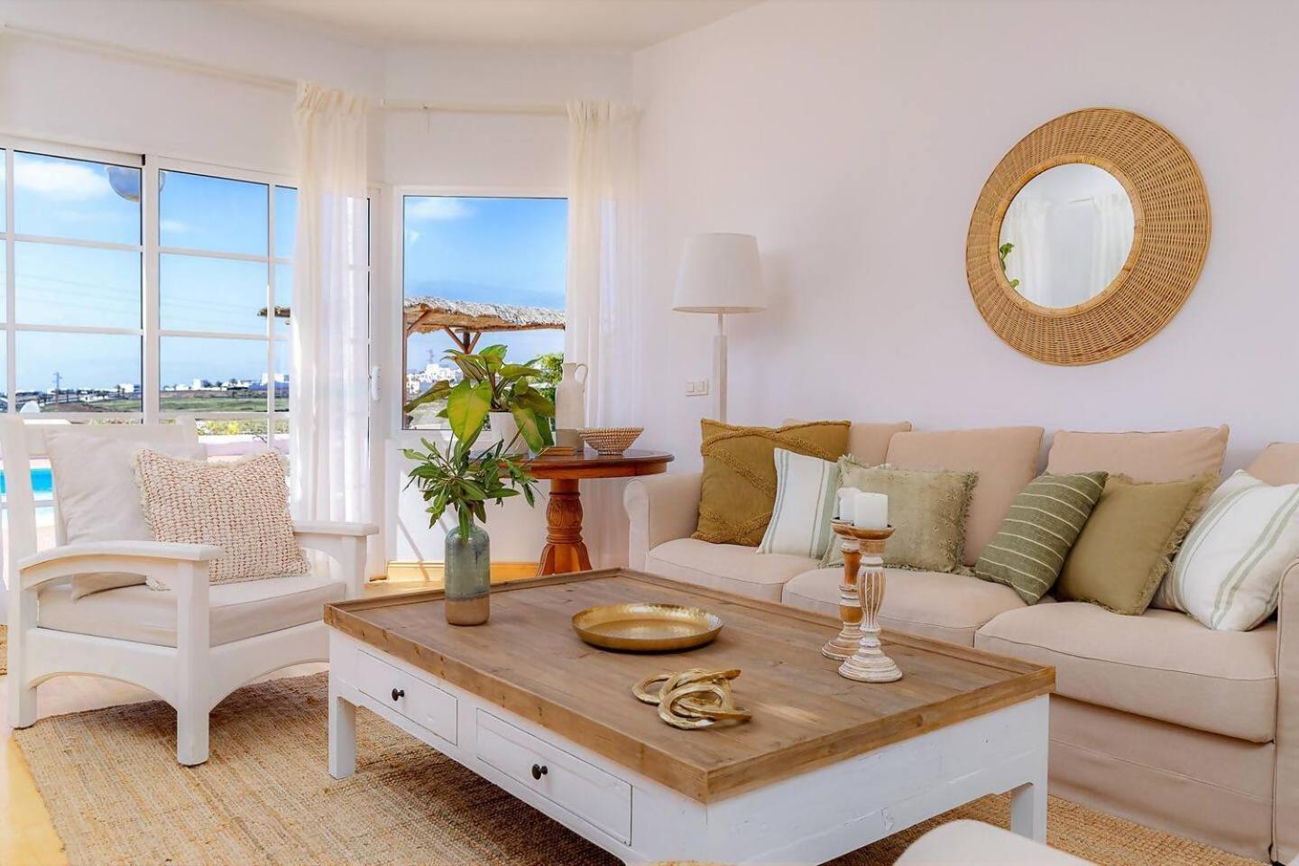 Amazing 3 Bedroom Ocean View With Pool Tías Exteriér fotografie