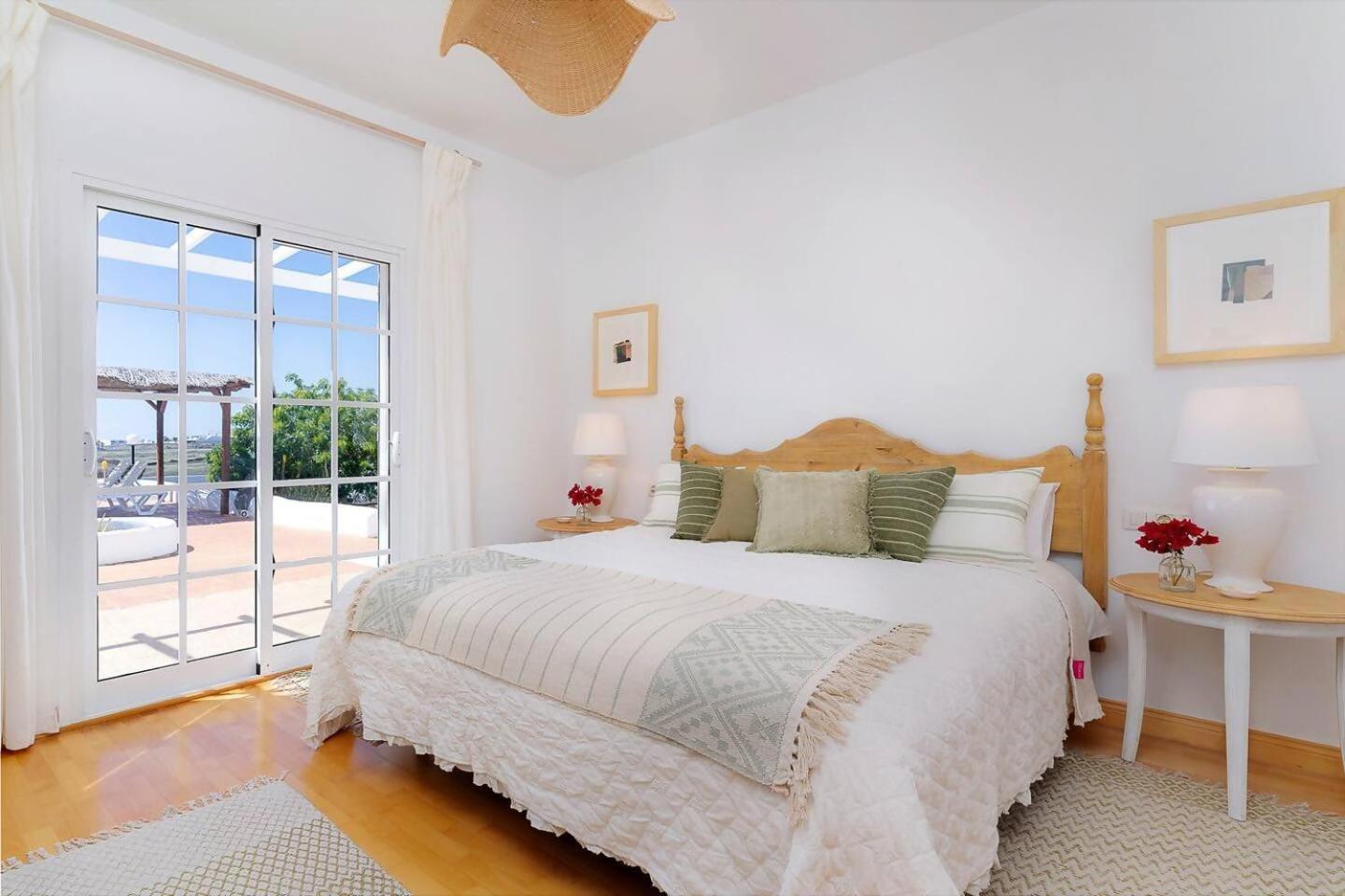 Amazing 3 Bedroom Ocean View With Pool Tías Exteriér fotografie