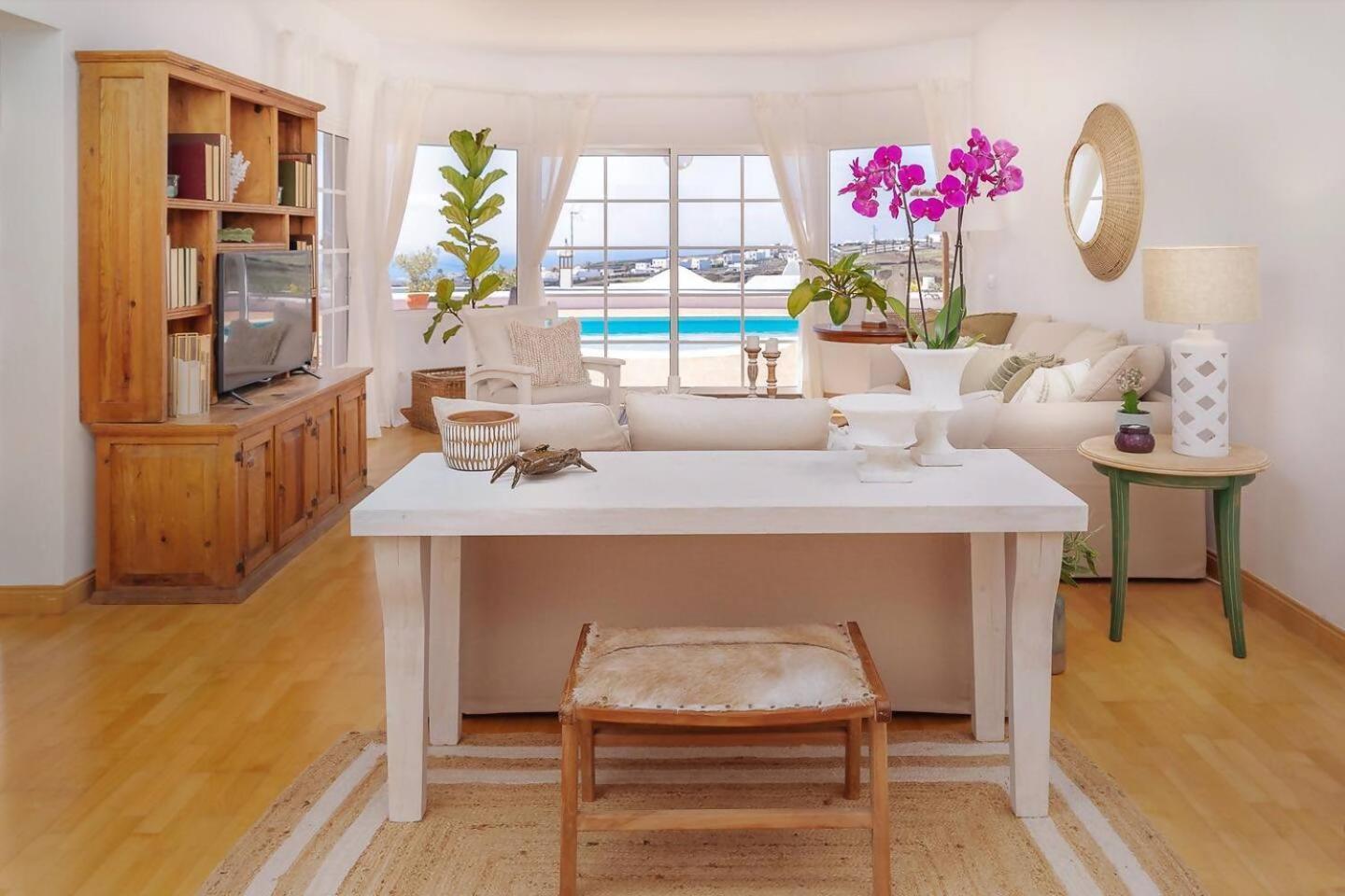 Amazing 3 Bedroom Ocean View With Pool Tías Exteriér fotografie